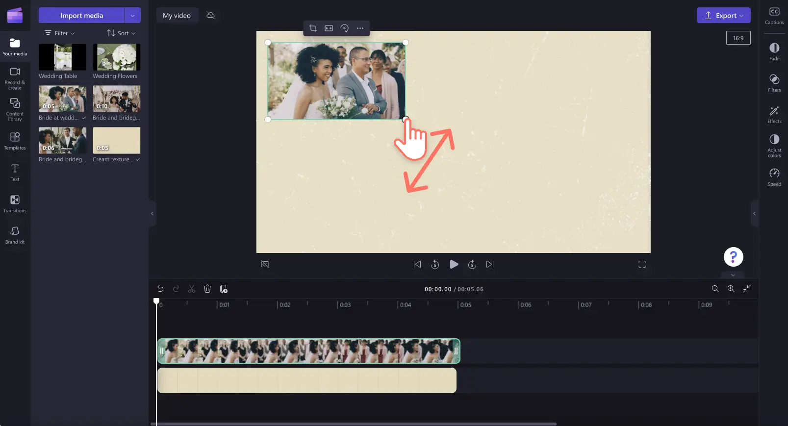 1fidbmy0sb74rxgld6rypb Videonun boyutunu düzenleyen bir kullanıcının resmi.