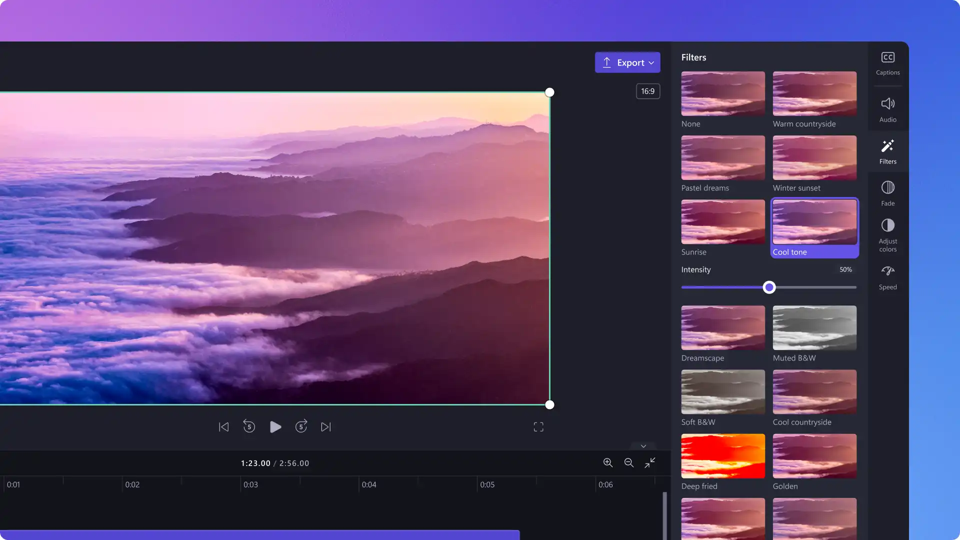 Clipchamp'da video filtrelerini seçen bir kullanıcı.