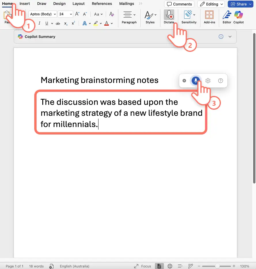 Transkript oluşturmak için Microsoft Word'de ses kaydı yapan kullanıcı