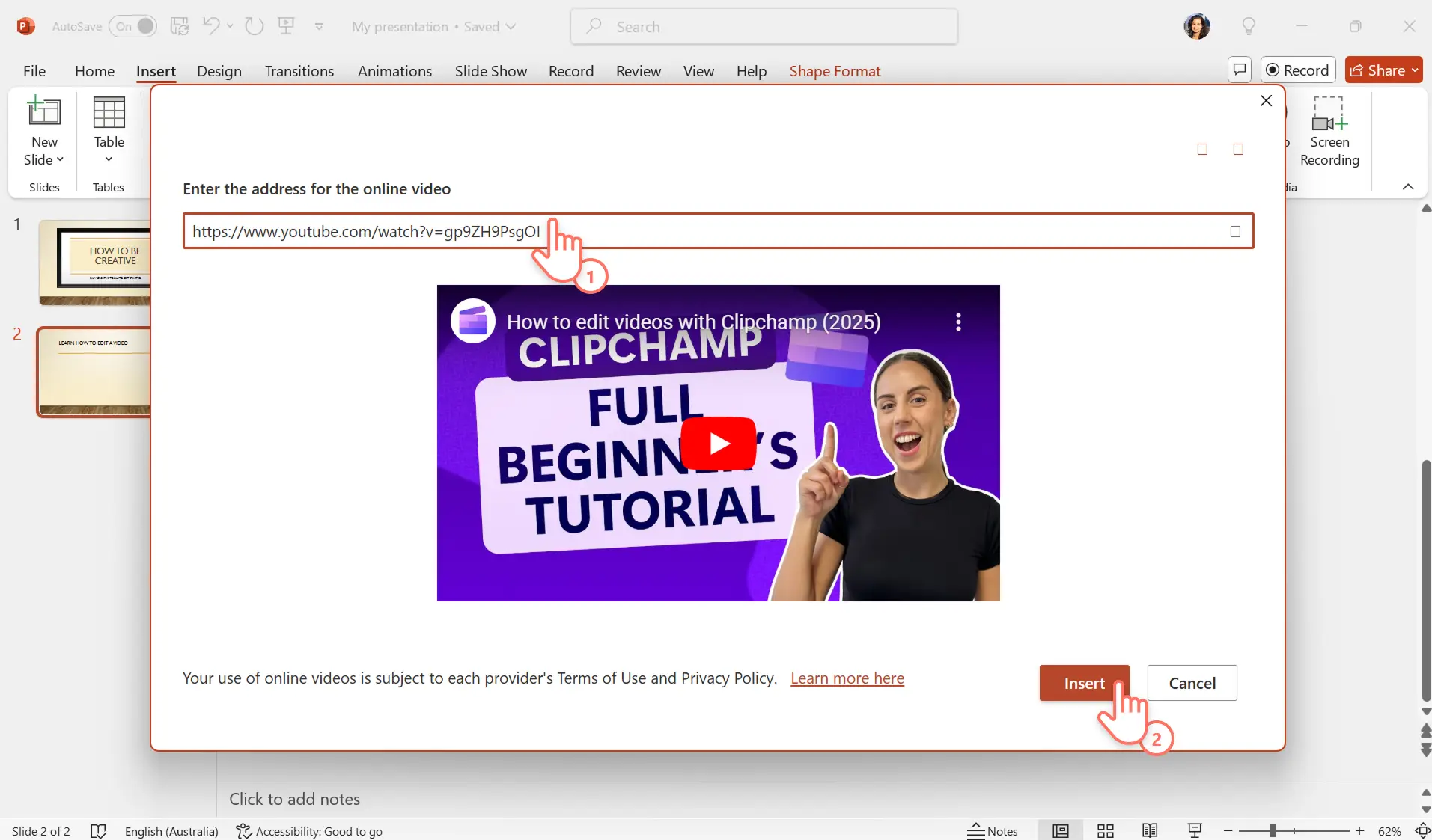 PowerPoint'te bir video bağlantısını önizleyen bir kullanıcı
