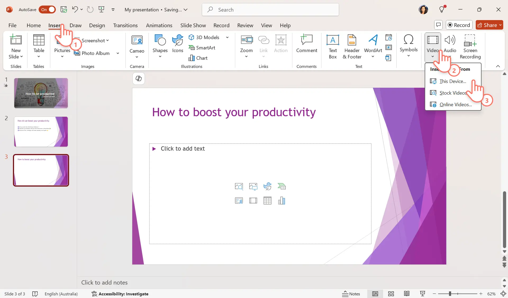 PowerPoint'te cihazdan video ekleyen bir kullanıcı