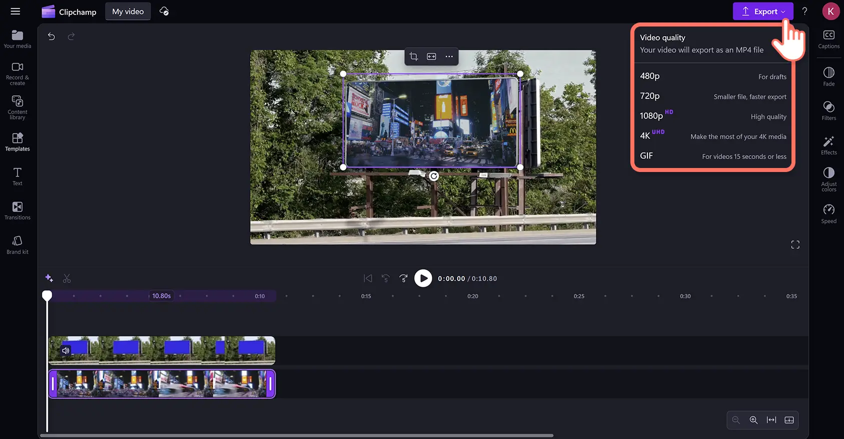 Clipchamp video düzenleyicide bir mavi ekran videosunu dışarı aktaran bir kullanıcı.