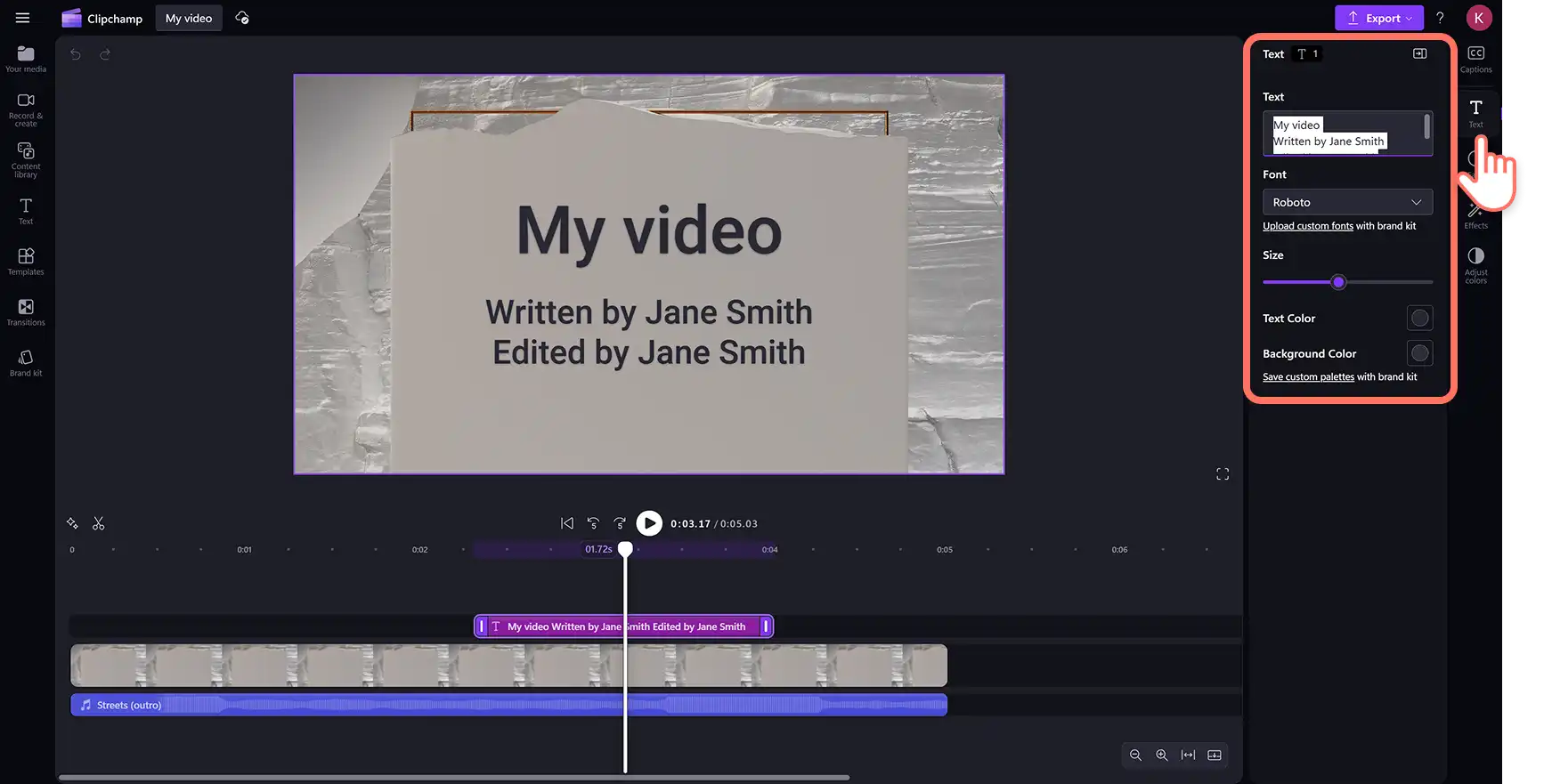 Clipchamp’te jenerik metnini özelleştiren bir kullanıcı.