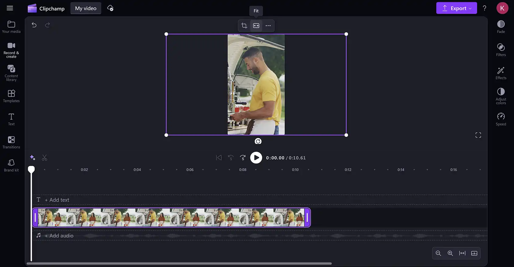 2048-20 Bir kullanıcının Clipchamp video düzenleyicide siyah kenarlıkları kaldırdıktan sonra yeniden boyutlandırılmış videosu.