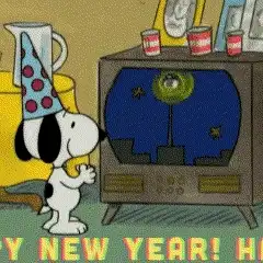 2048-55 Yeni Yıl kutlamasının görüntülendiği bir televizyon ekranının önünde alkışlayan Peanuts çetesinden Snoopy'nin animasyonlu GIF'i.