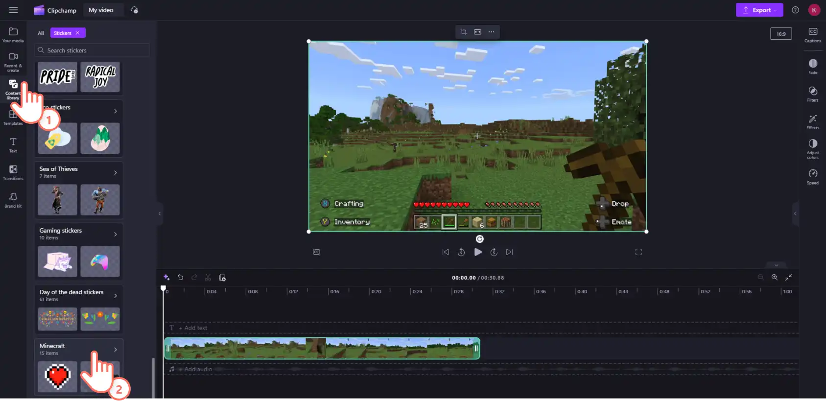 İçerik kitaplığındaki Minecraft çıkartma koleksiyonuna yönelen bir Clipchamp kullanıcısının resmi.