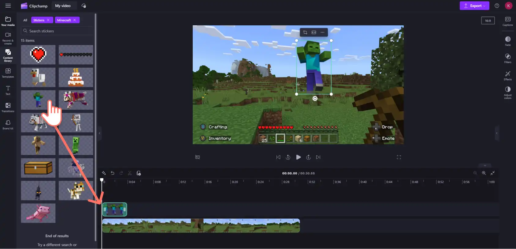 Bir Minecraft zombi çıkartmasını zaman çizelgesine sürükleyen bir Clipchamp kullanıcısının resmi.
