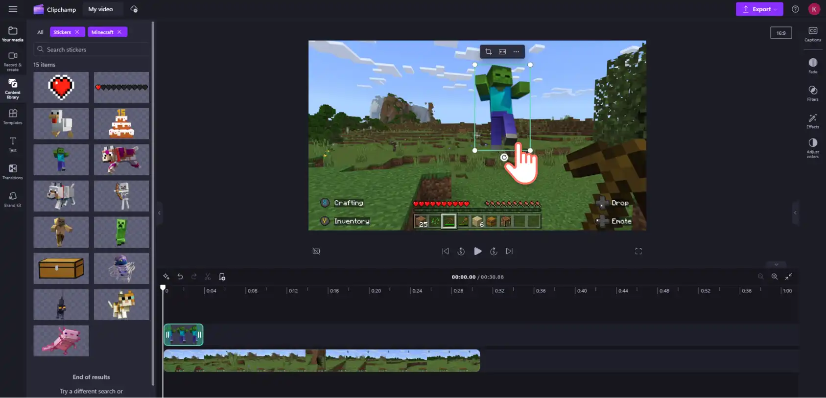 Bir Clipchamp kullanıcısının Minecraft çıkartmasının yerini değiştirdiği bir görüntü.